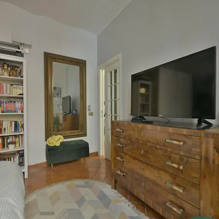 Vlad House, Close The Colosseum Appartement *