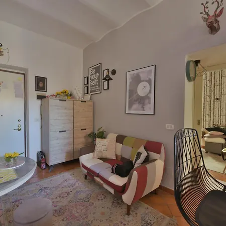 Vlad House, Close The Colosseum * Rome