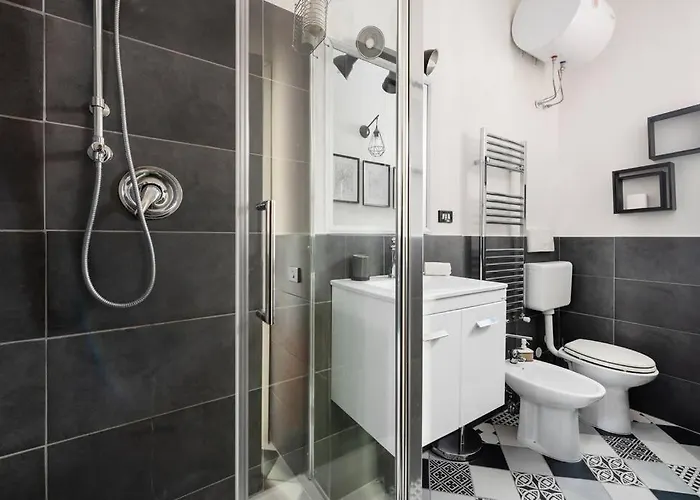 Vlad House, Close The Colosseum